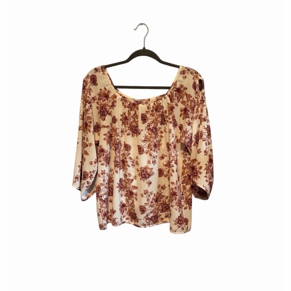 Kokoon Red and White Floral Cold Shoulder 3/4 Sleeve Top Blouse size Medium Y2K